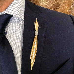 Sothebys SVP Frank Everett is a champion for brooches for men @frankbeverett
