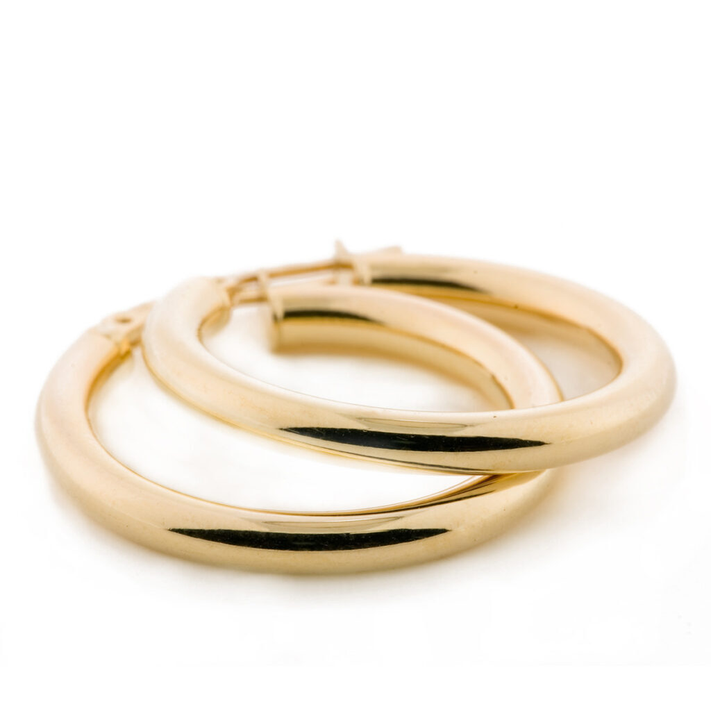 HowtoCleanMy_Yellow_Gold_Jewelry-squashed